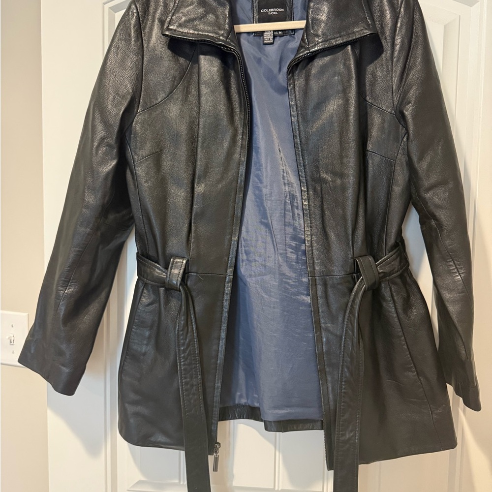 Chic Black Leather Belted Jacket - image 2